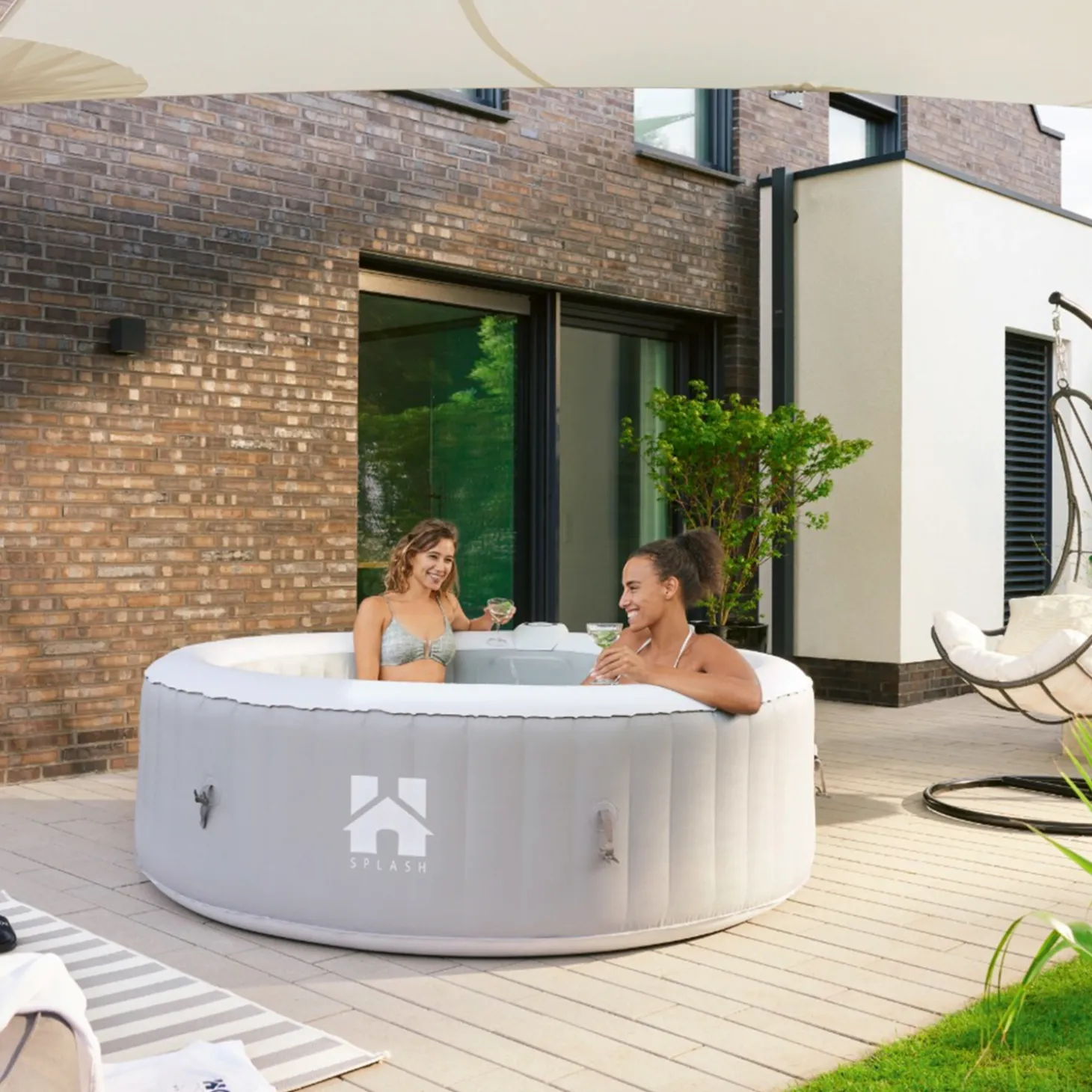 HOME DELUXE Outdoor Whirlpool SPLASH - Ø 208 cm 6 Personen Grau