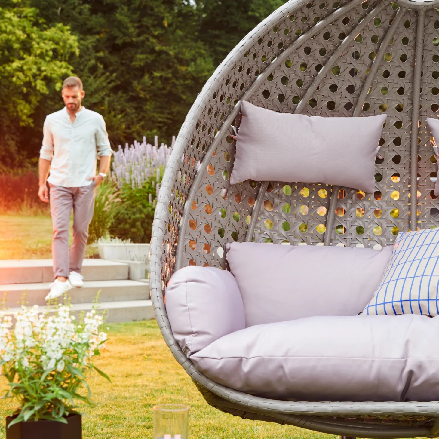 HOME DELUXE TWIN DELUXE Polyrattan Hängesessel mit Regenabdeckung Schwarz